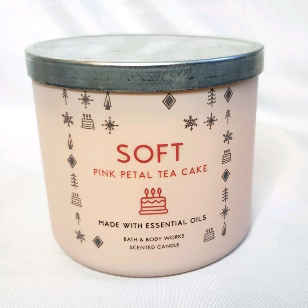 BBW PINK PETAL TEA CAKE 3 WICK CANDLE